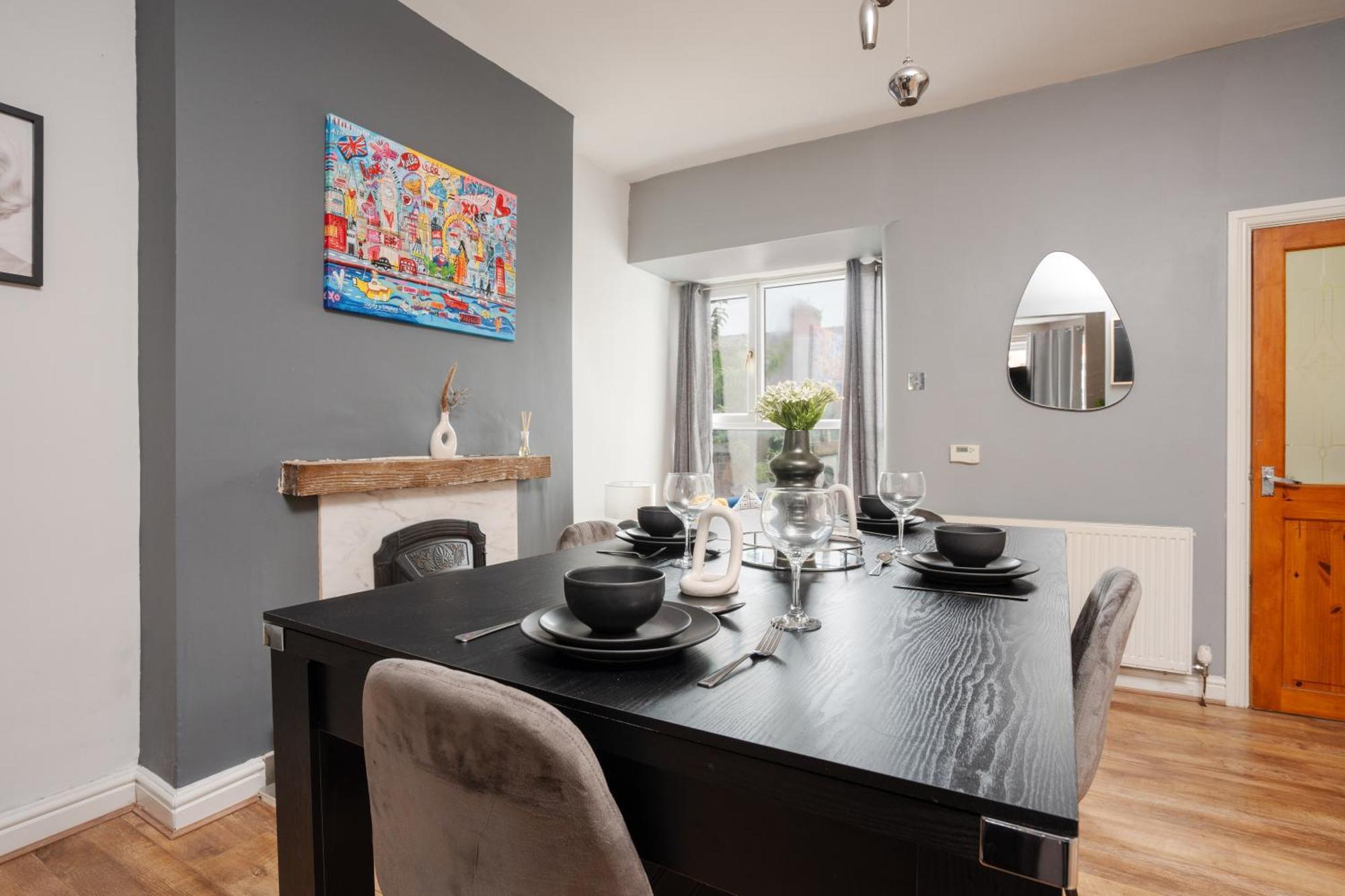 Modern & Spacious - Pool Table - Free Parking - Sleeps 10 مانشستر المظهر الخارجي الصورة