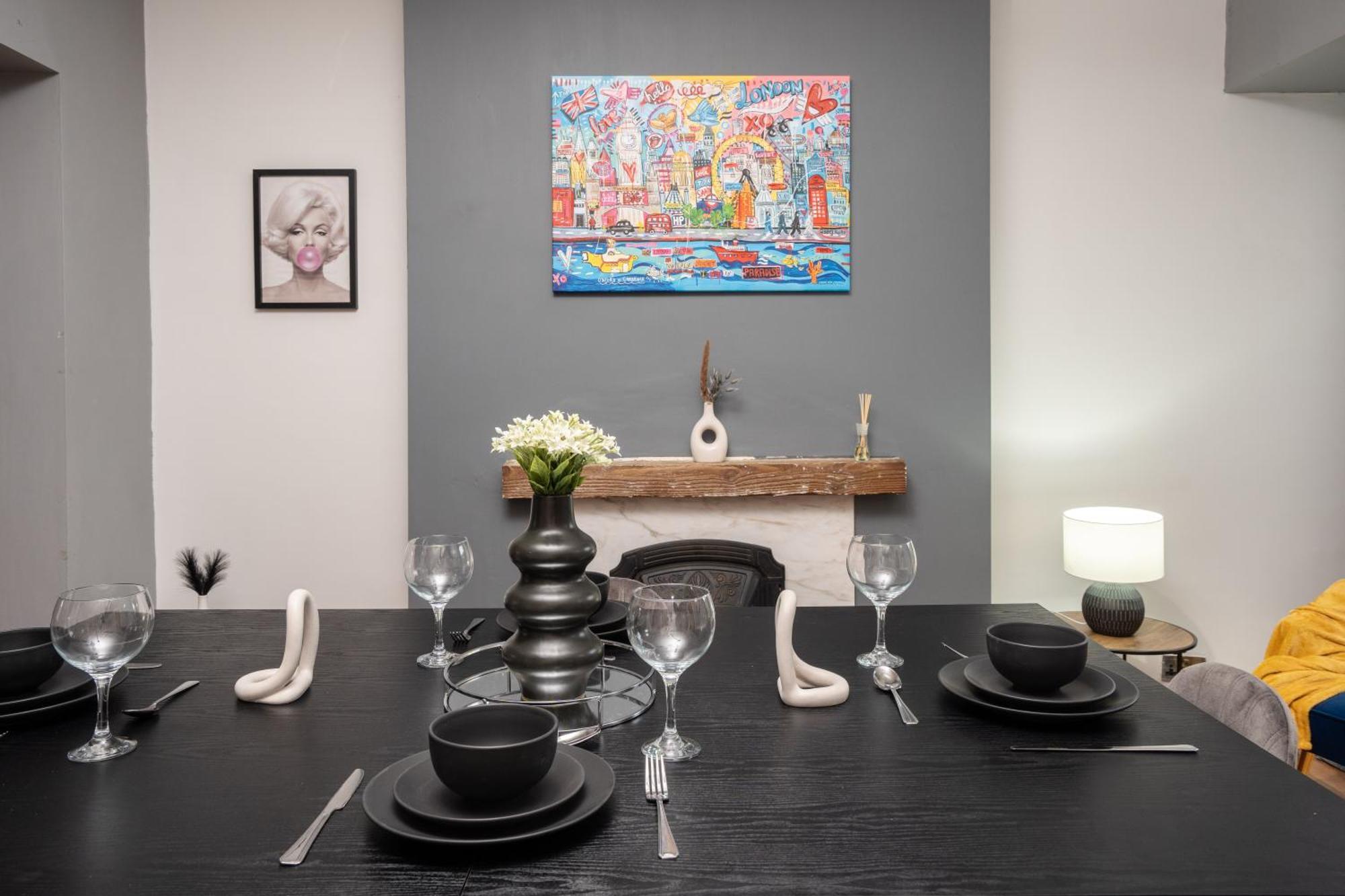 Modern & Spacious - Pool Table - Free Parking - Sleeps 10 مانشستر المظهر الخارجي الصورة