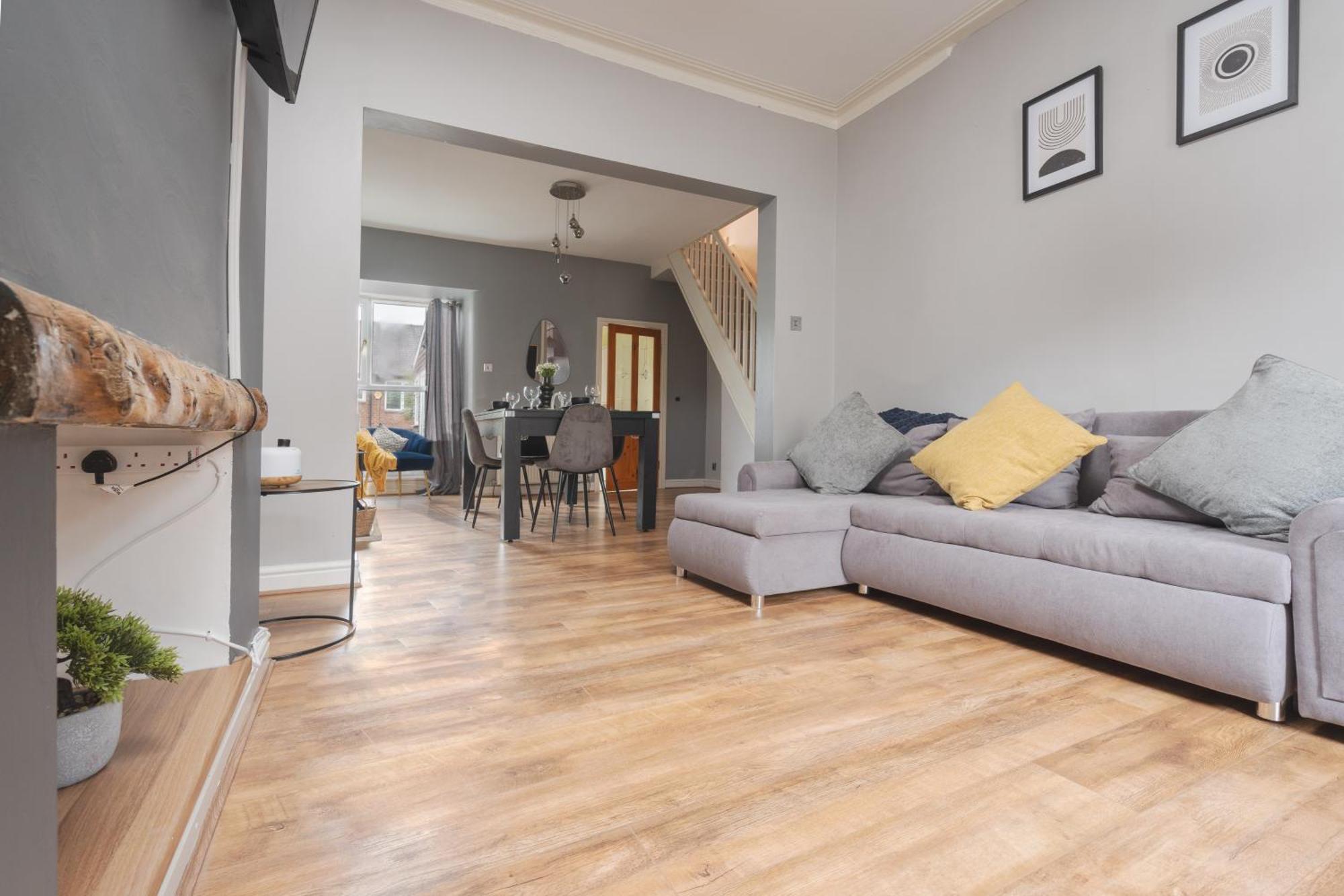 Modern & Spacious - Pool Table - Free Parking - Sleeps 10 مانشستر المظهر الخارجي الصورة